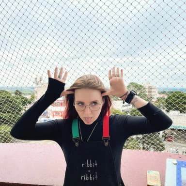 Леся Позднякова